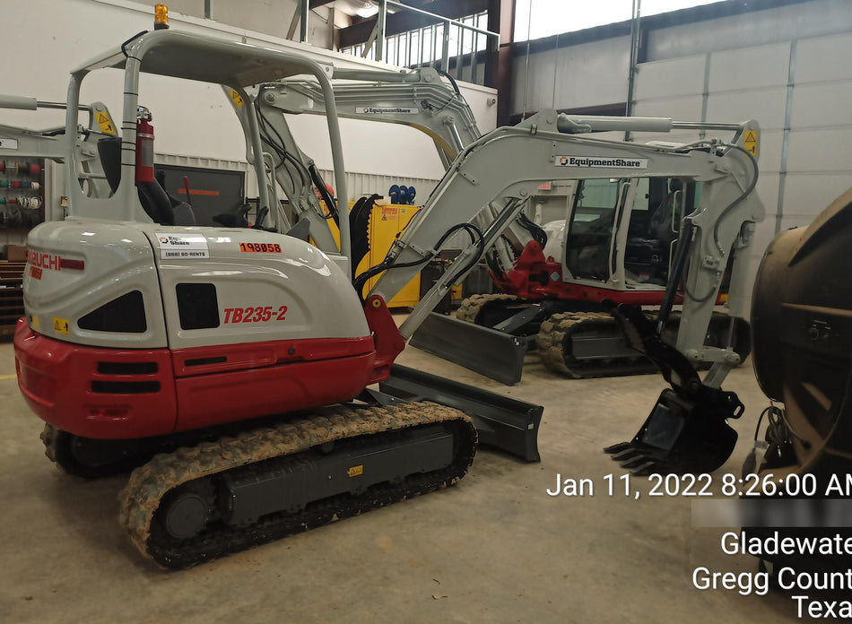 2022 TAKEUCHI TB235-2R