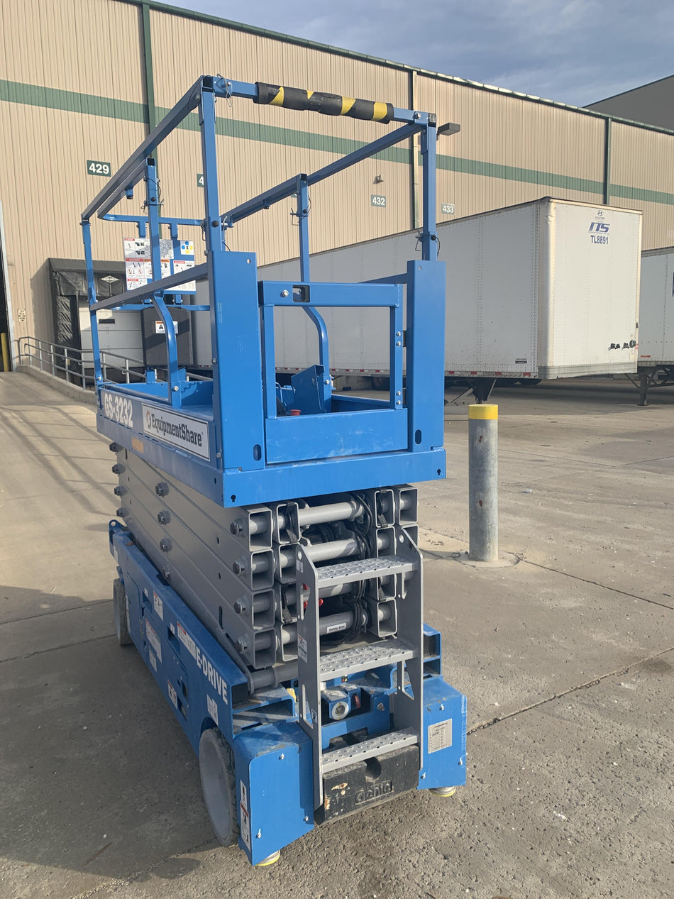 2022 GENIE GS-3232