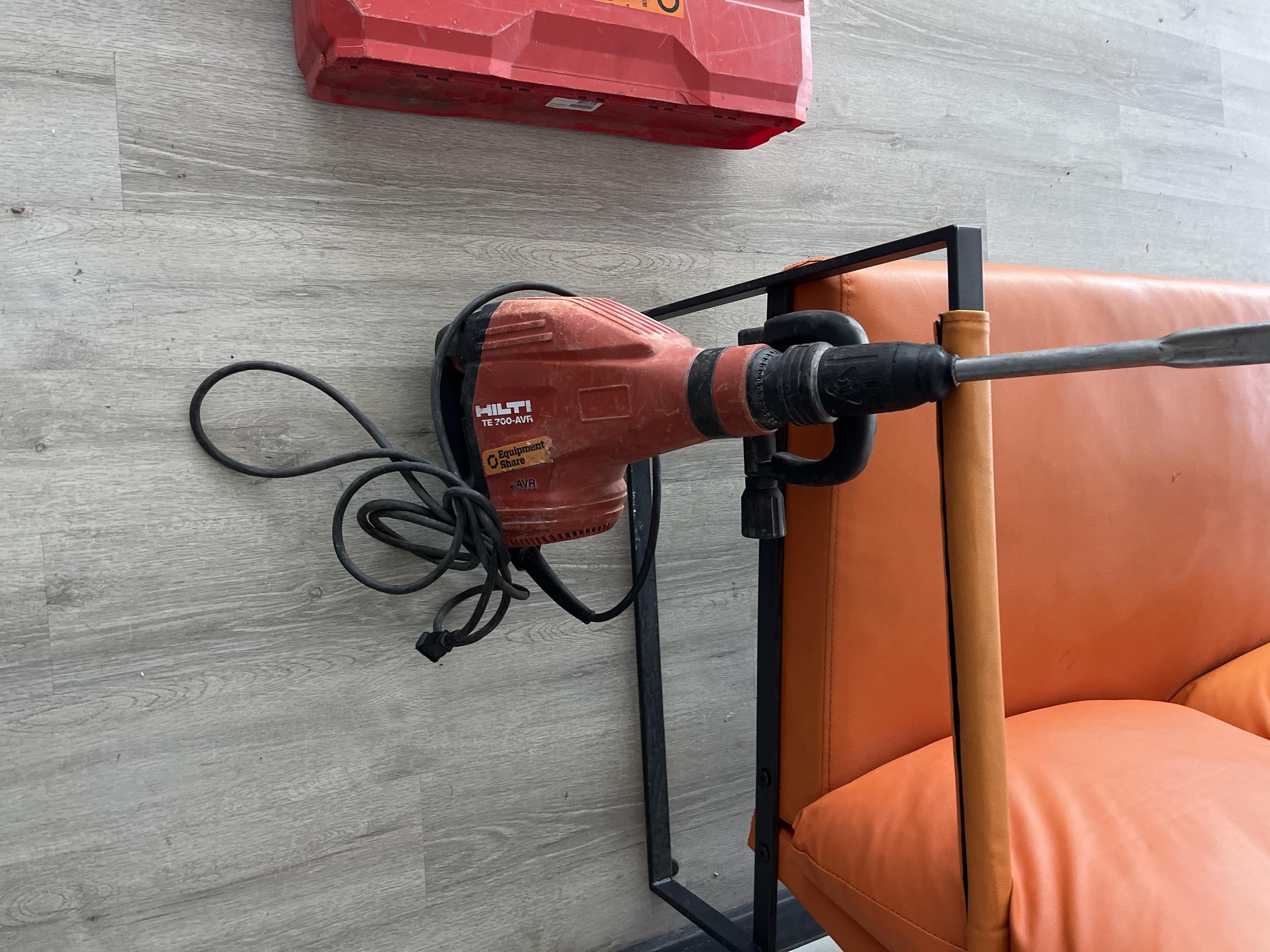 2020 HILTI TE 700-AVR