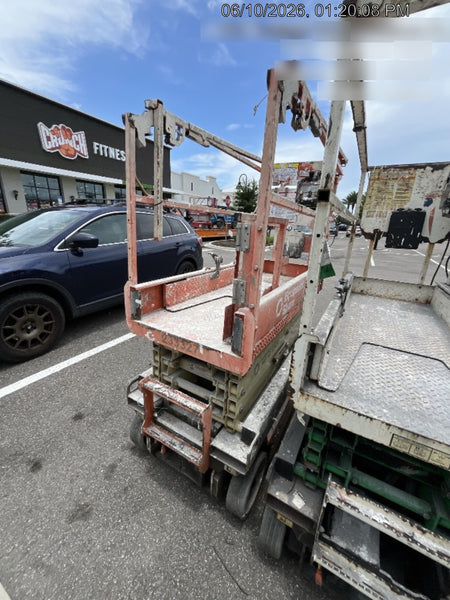 2022 JLG ES1932