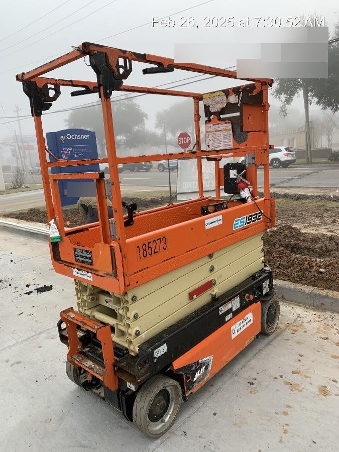 2021 JLG ES1932