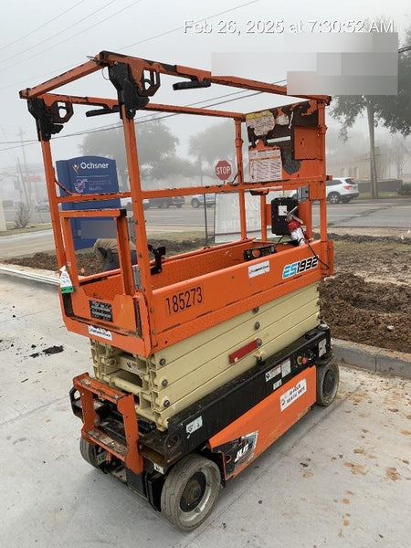 2021 JLG ES1932