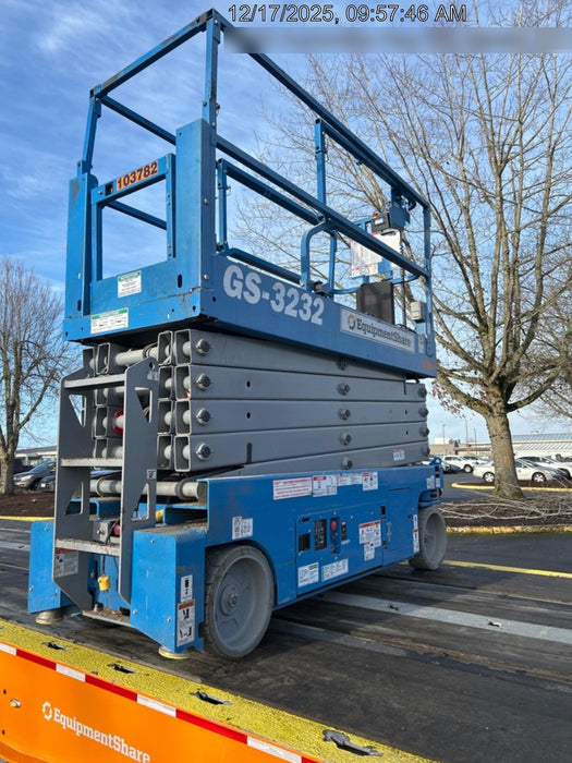 2020 Genie GS-3232 Standard, Folding half height swing gate, 800W Inverter