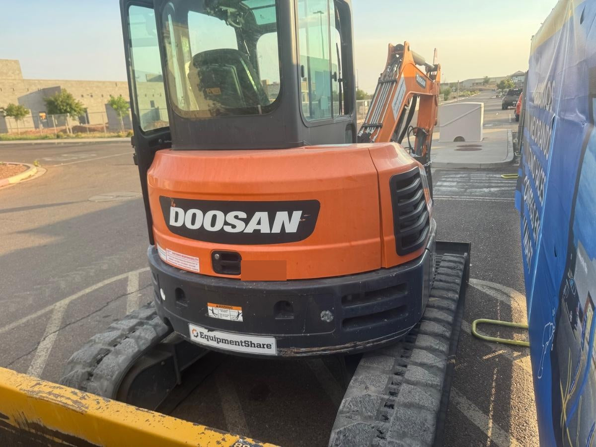 2019 DOOSAN DX50-5