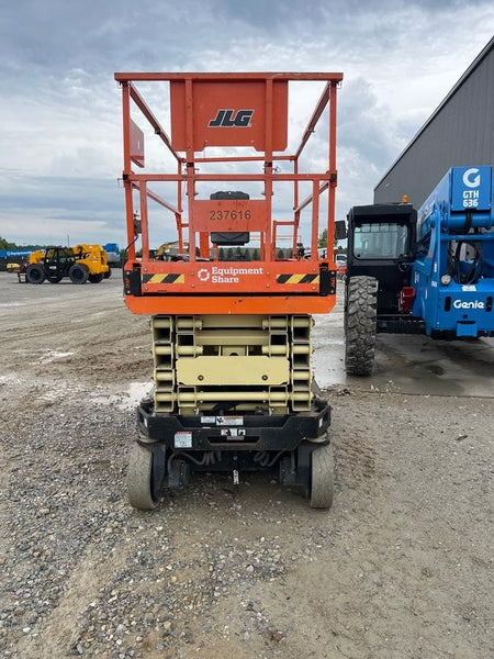 2022 JLG ES3246