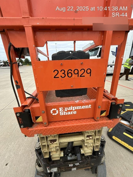 2022 JLG ES1932