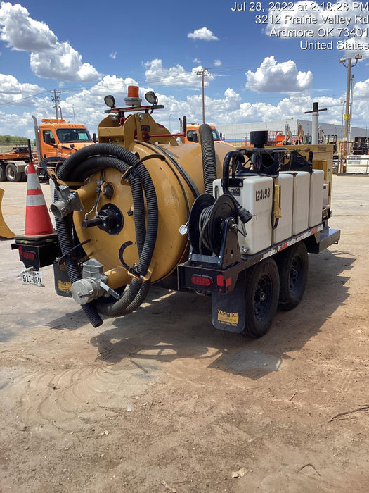 2021 Vac-Tron LP573XDT 500 Gallon Debris Tank w/ Hydraulic Tilt, two (2) 100 Gallon Water Tanks, Low Profile Torsion Axles (12,000 GVWR)