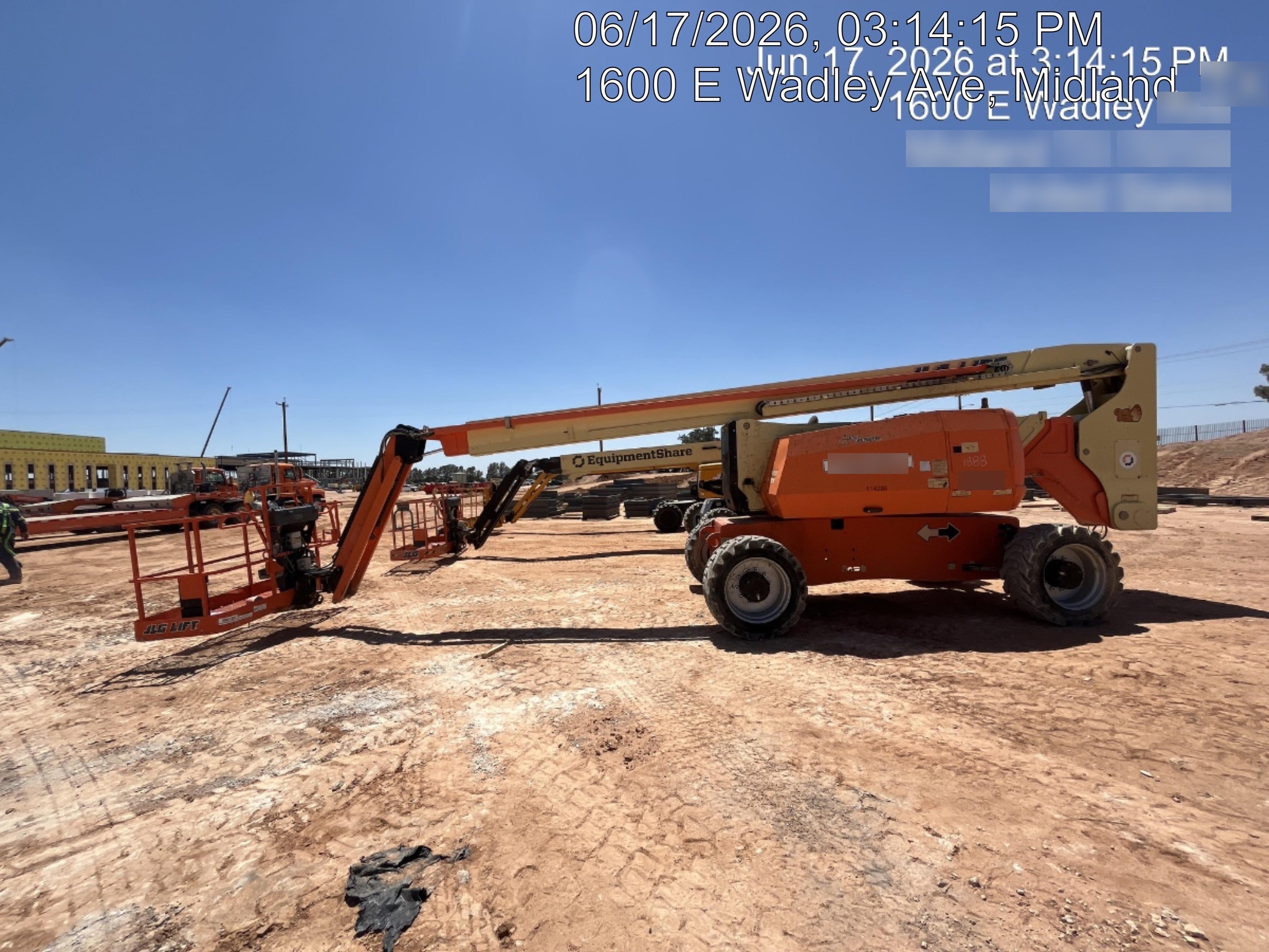 2021 JLG 800AJ