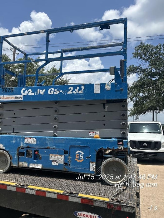 2017 Genie GS-3232 Genie GS3232 Lift w/Folding Rails and Swing Gate