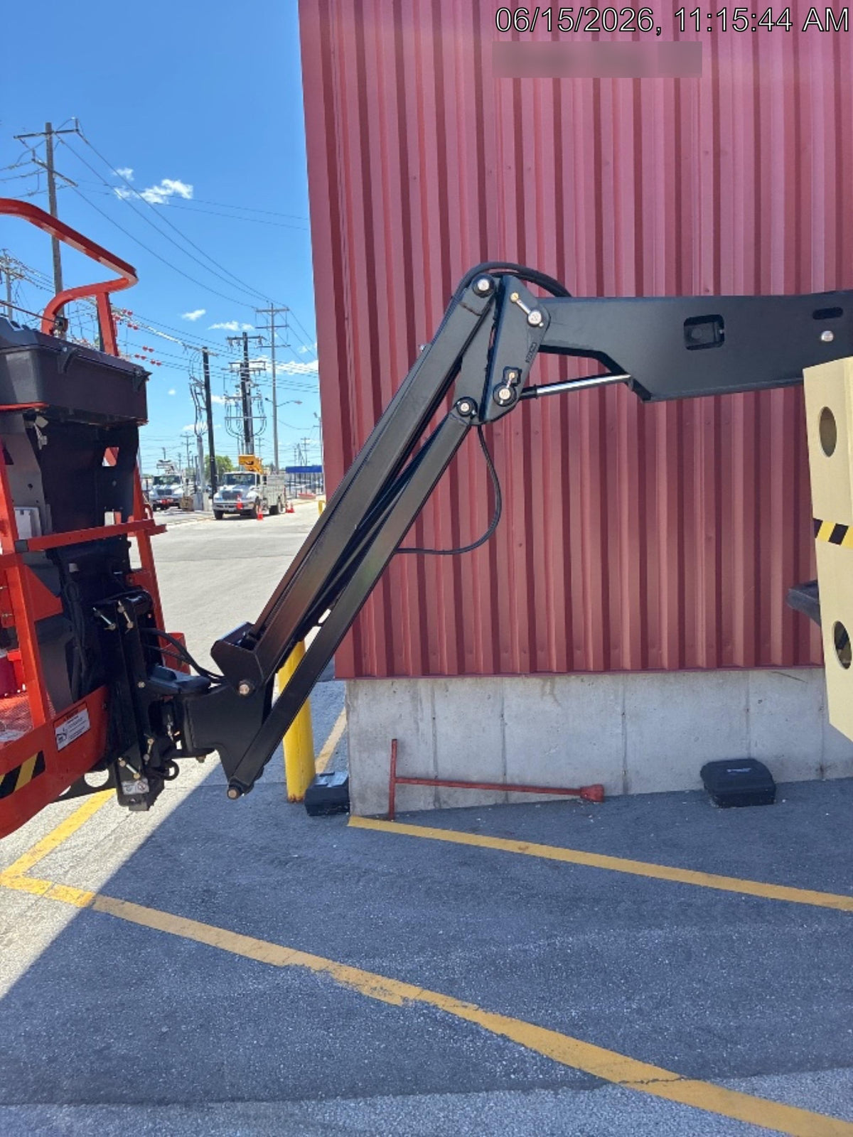 2025 JLG E450AJ