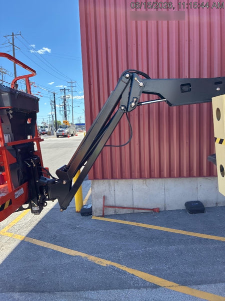 2025 JLG E450AJ