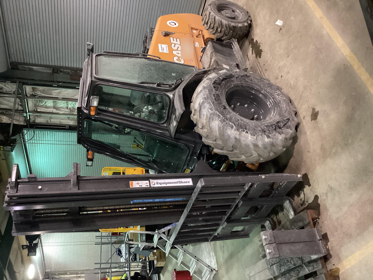 2021 CASE 588H