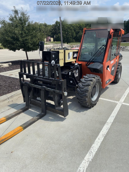 2025 JLG 519