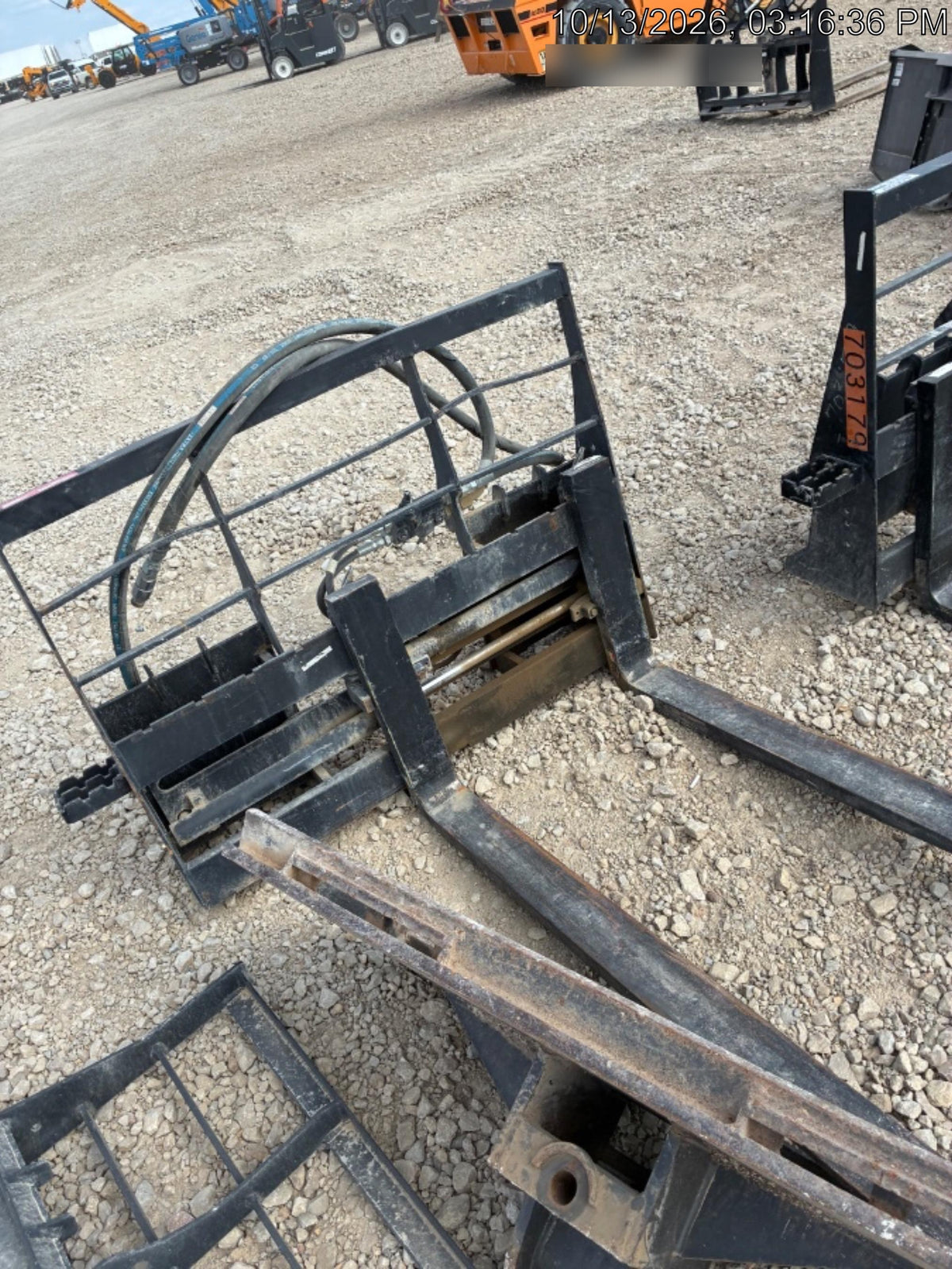 2026 ARROW MATERIAL HANDLING 72" Pallet Forks - Arrow