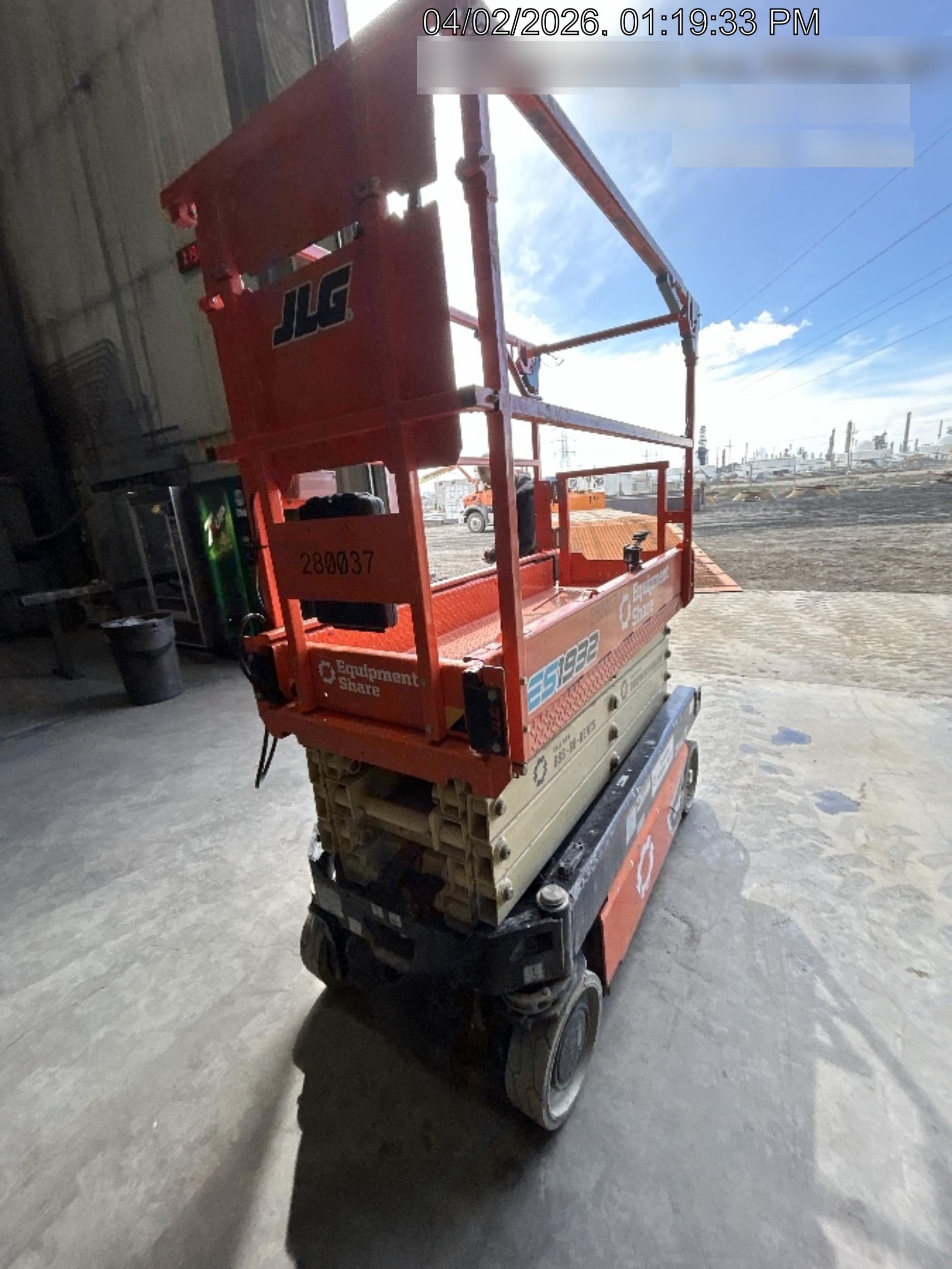 2022 JLG ES1932