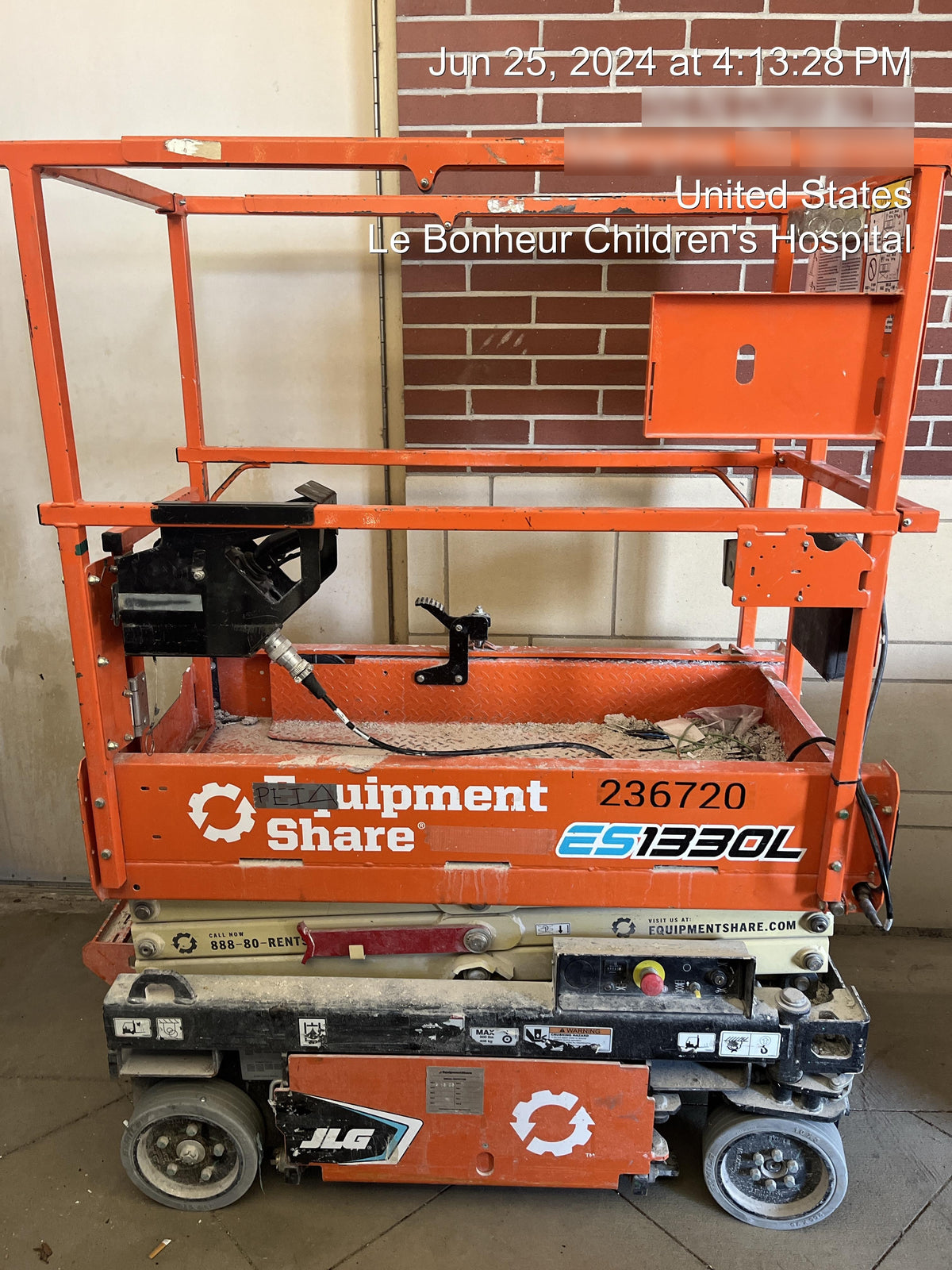 2022 JLG ES1330L