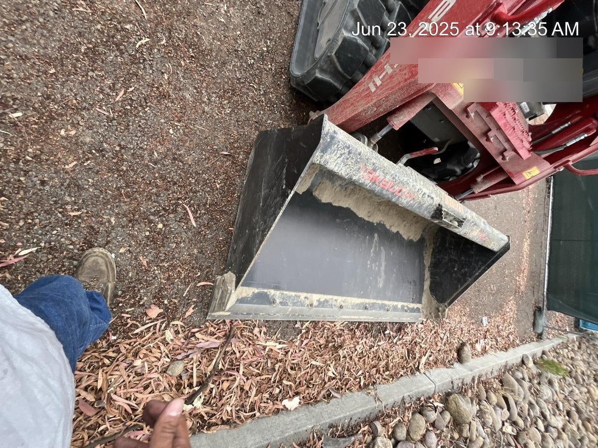 2025 TAKEUCHI 76" Smooth Bucket - Takeuchi