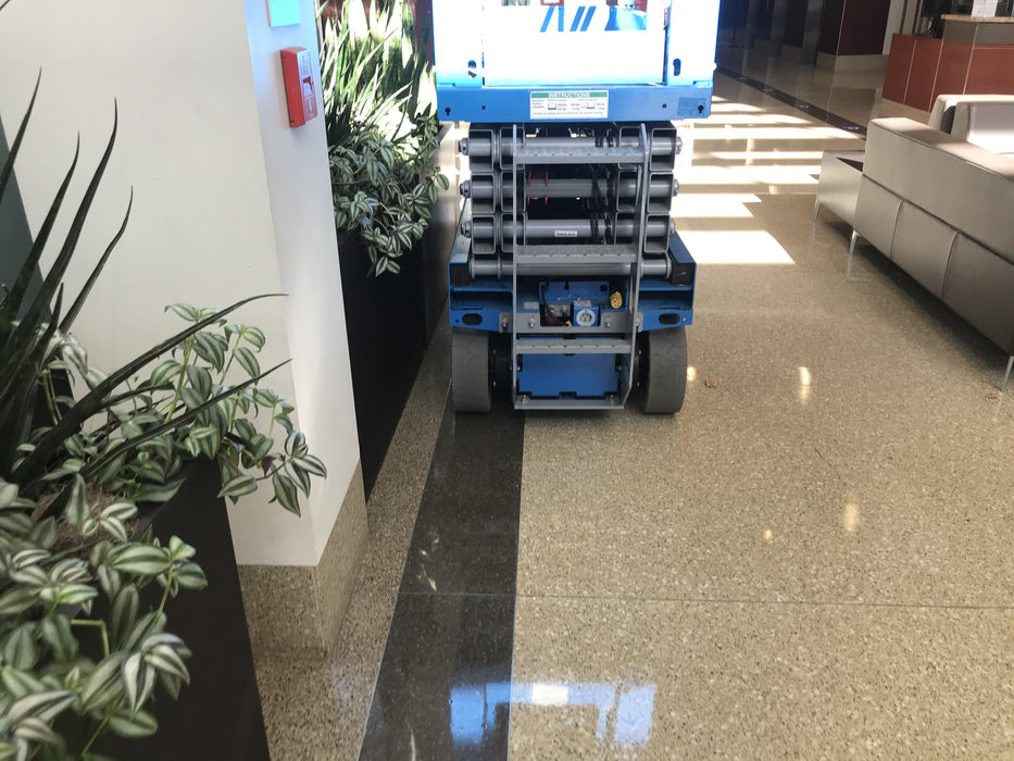 2020 Skyjack SJIII-3219 Solid NM Tires, Half height spring hinged entry gate, Dual Beacons, 800W Inverter