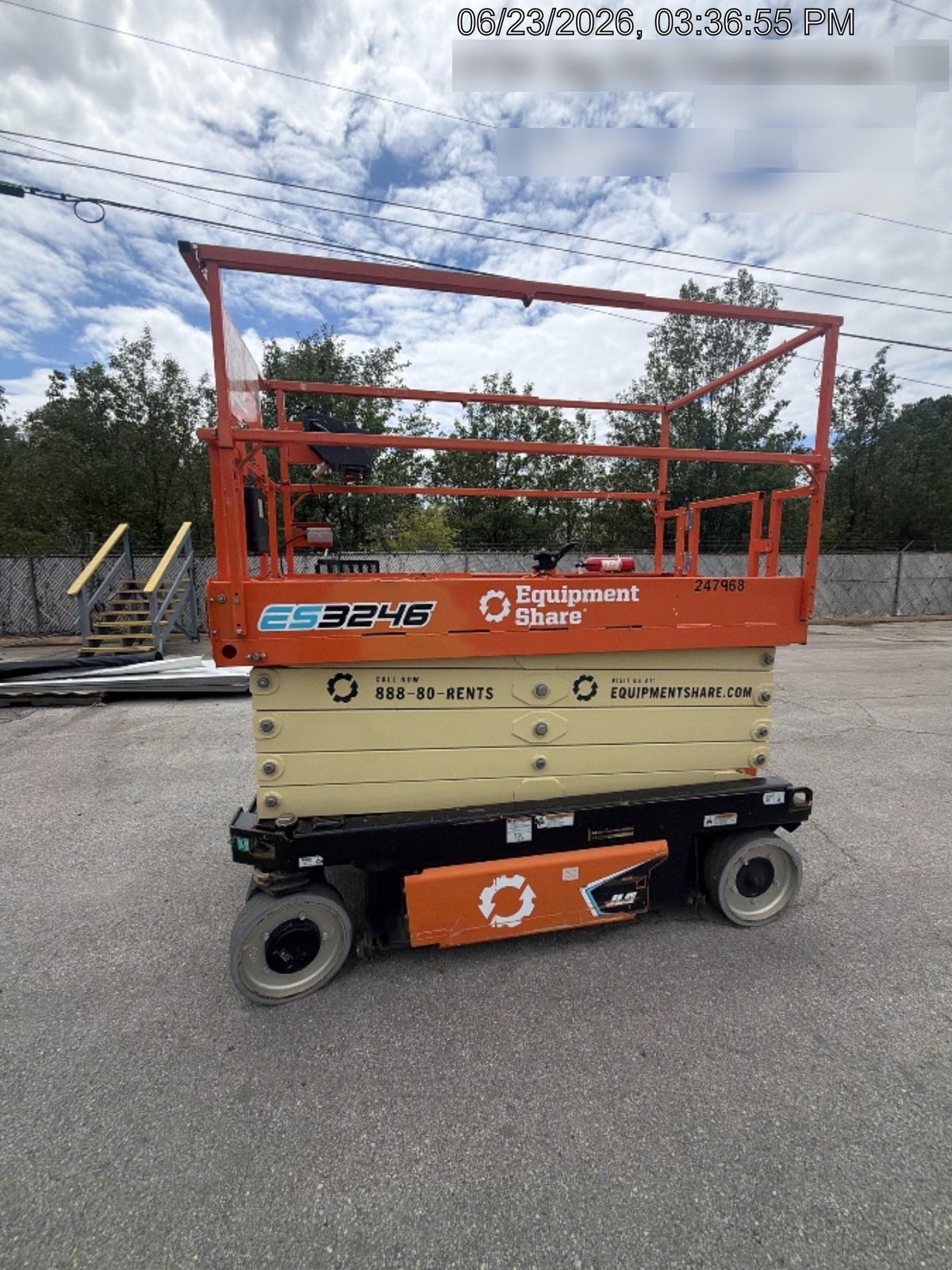2022 JLG ES3246