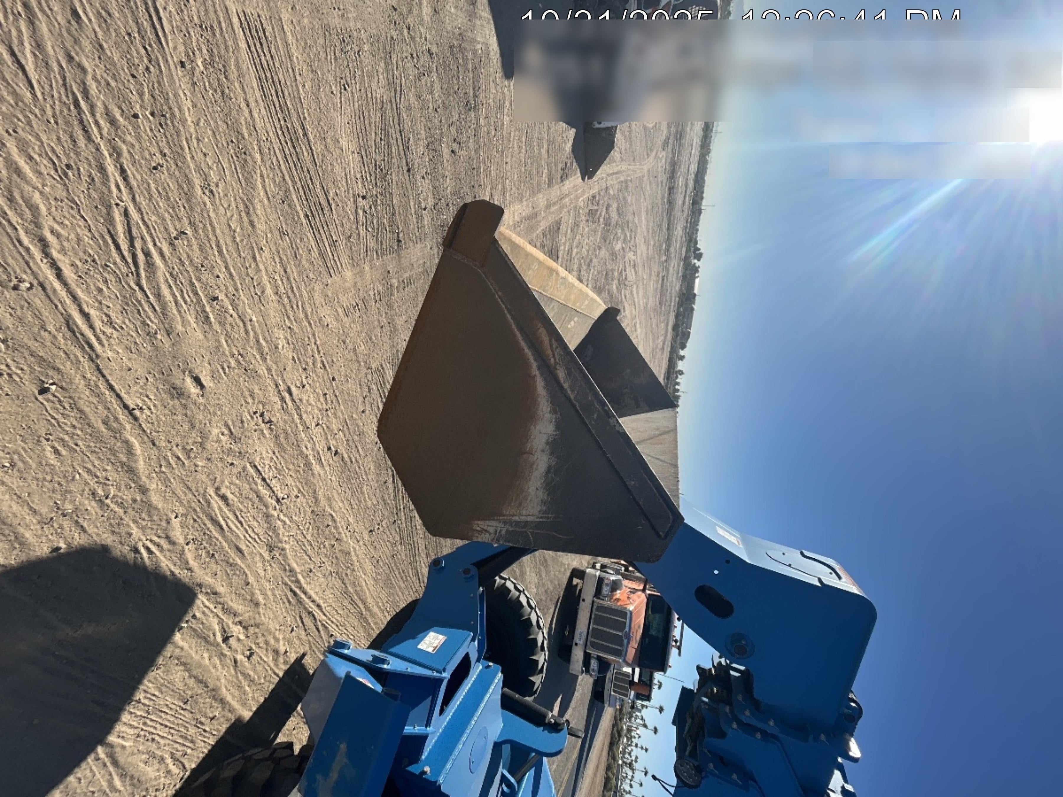 2021 JLG 1001100823