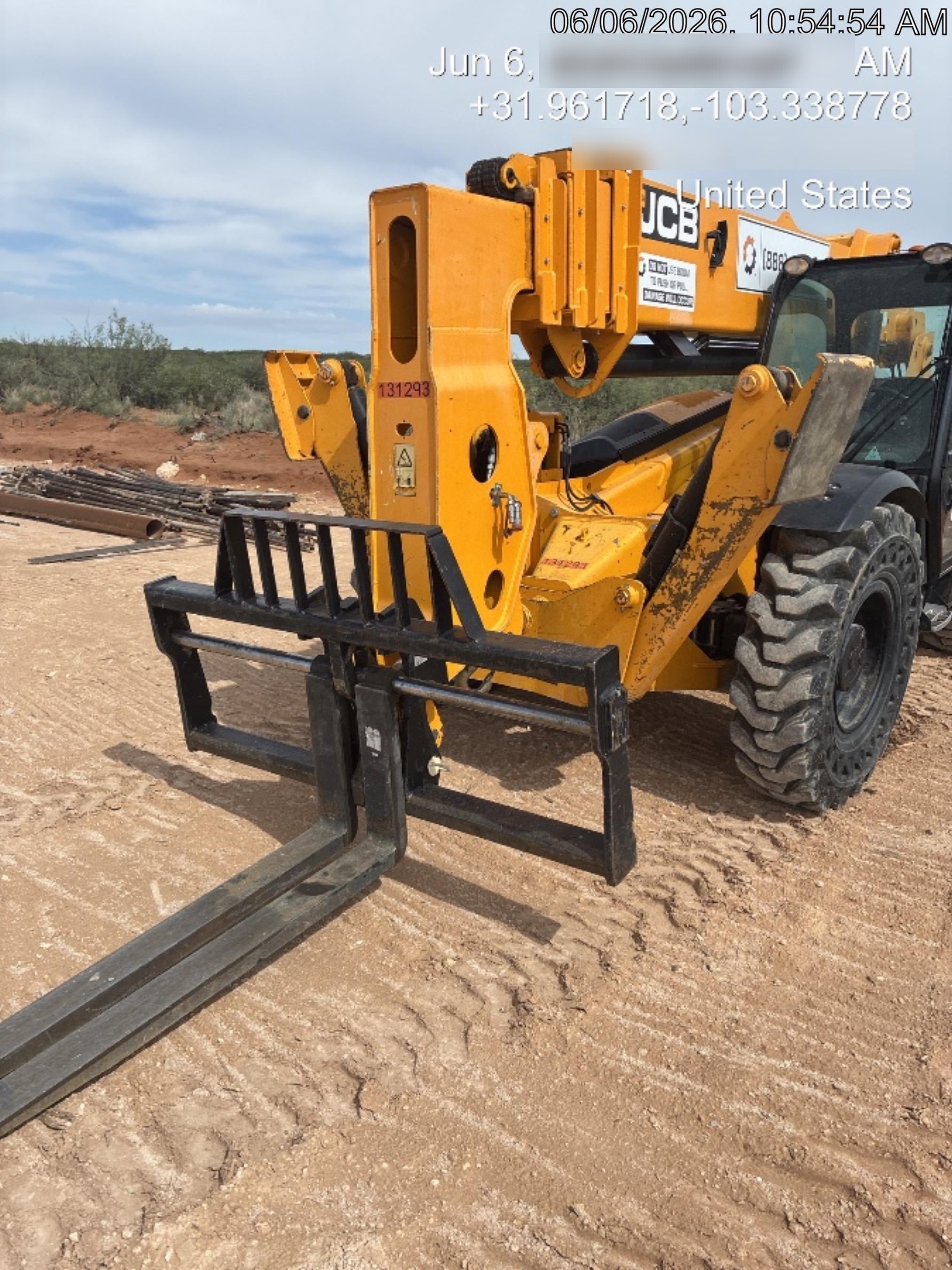 2021 JCB 510-56