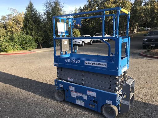 2020 Genie GS-1930 Solid Non Marking Tires, Beacon, Folding rails with half height swing gate, 800W Inverter