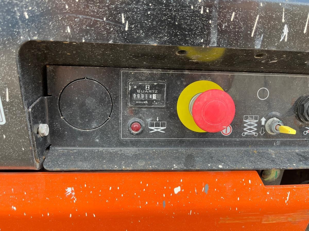 2022 JLG ES1932