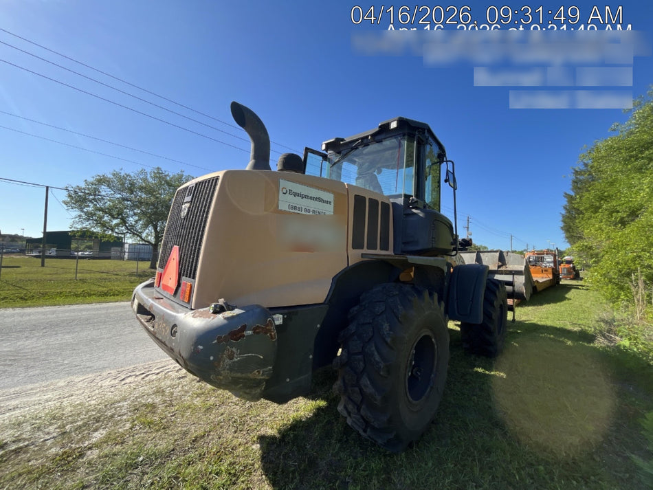 2018 Case 721G CLOSED CAB, 1 FUNCTION, JRB 416 STYLE HYD COUPLER
