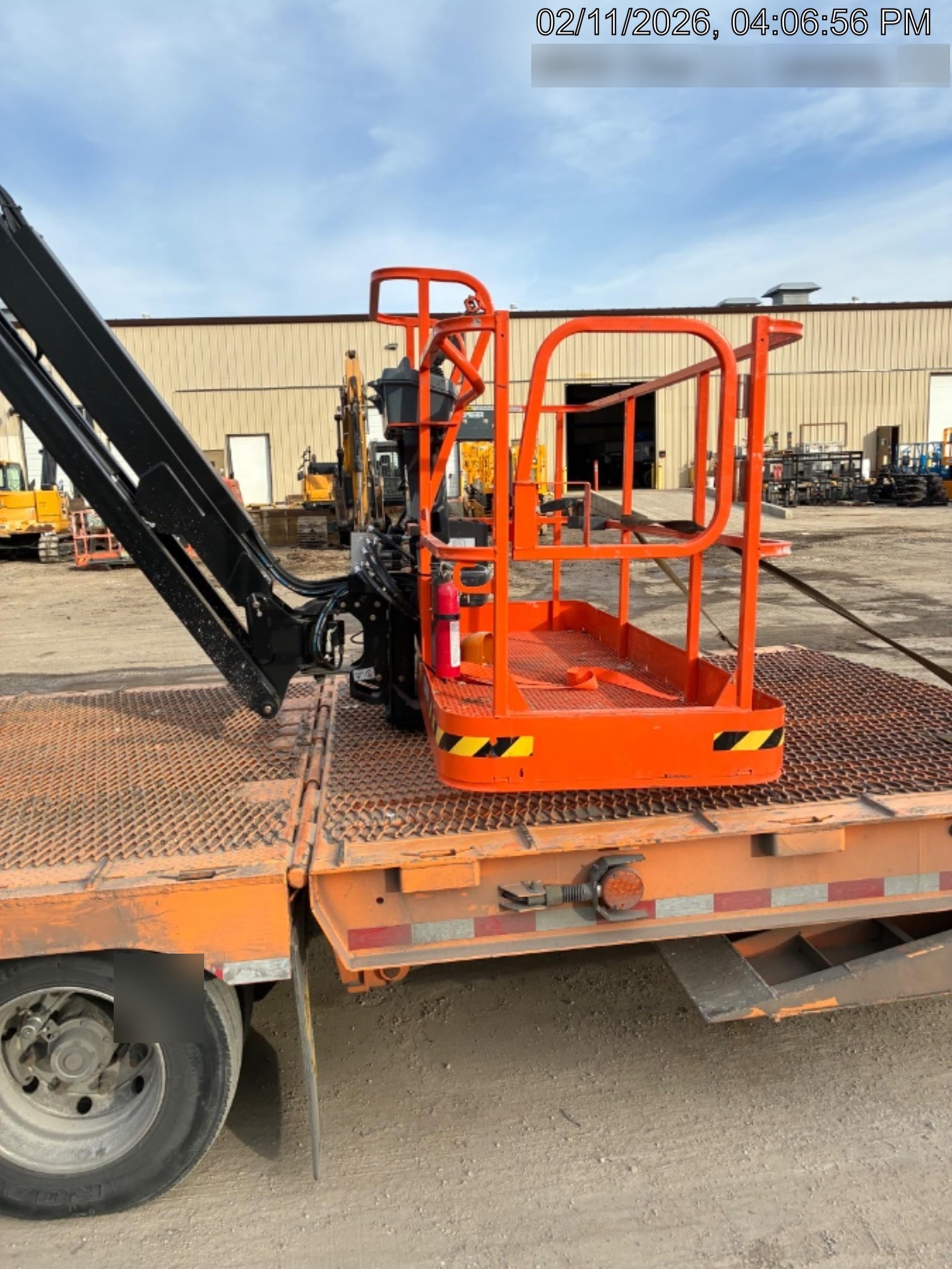 2025 JLG 800AJ