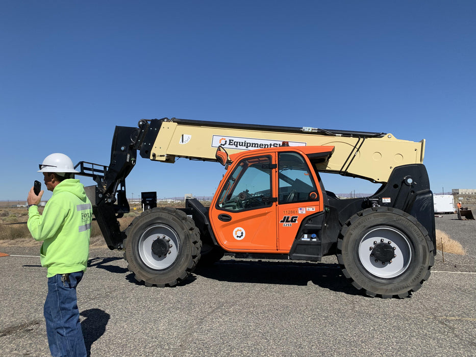 2020 JLG 1255
