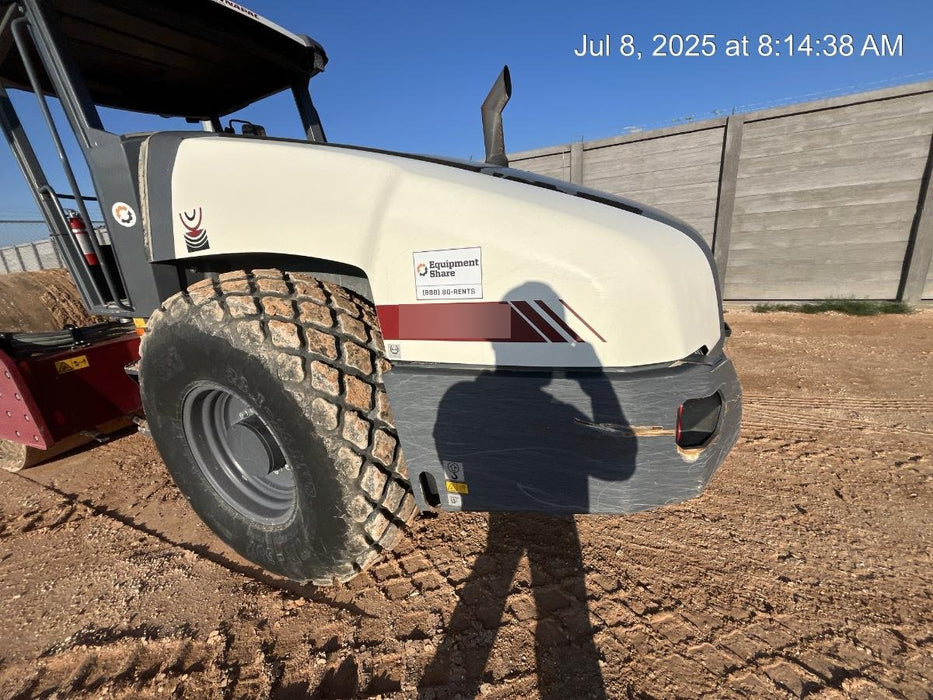 2023 DYNAPAC CA2500D