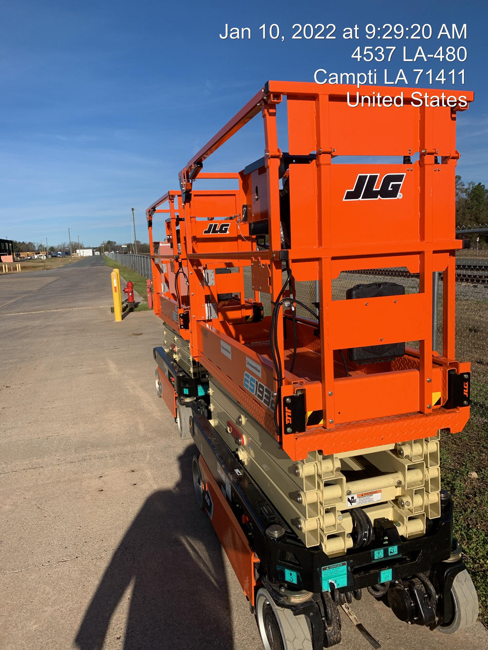 2021 JLG ES1932