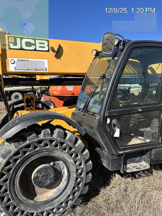 2019 JCB 512-56 Enclosed Cab, 74 HP, Solid Tires, Worklights, Beacon, Aux Hydraulics, Lifting Eye 60" Carriage/60" Forks