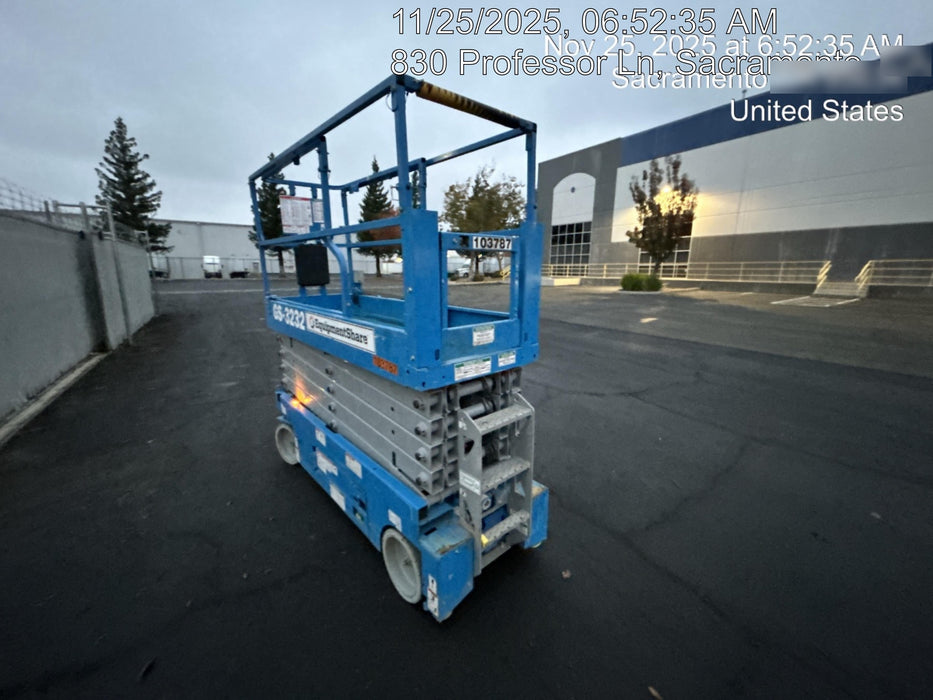 2020 Genie GS-3232 Standard, Folding half height swing gate, 800W Inverter