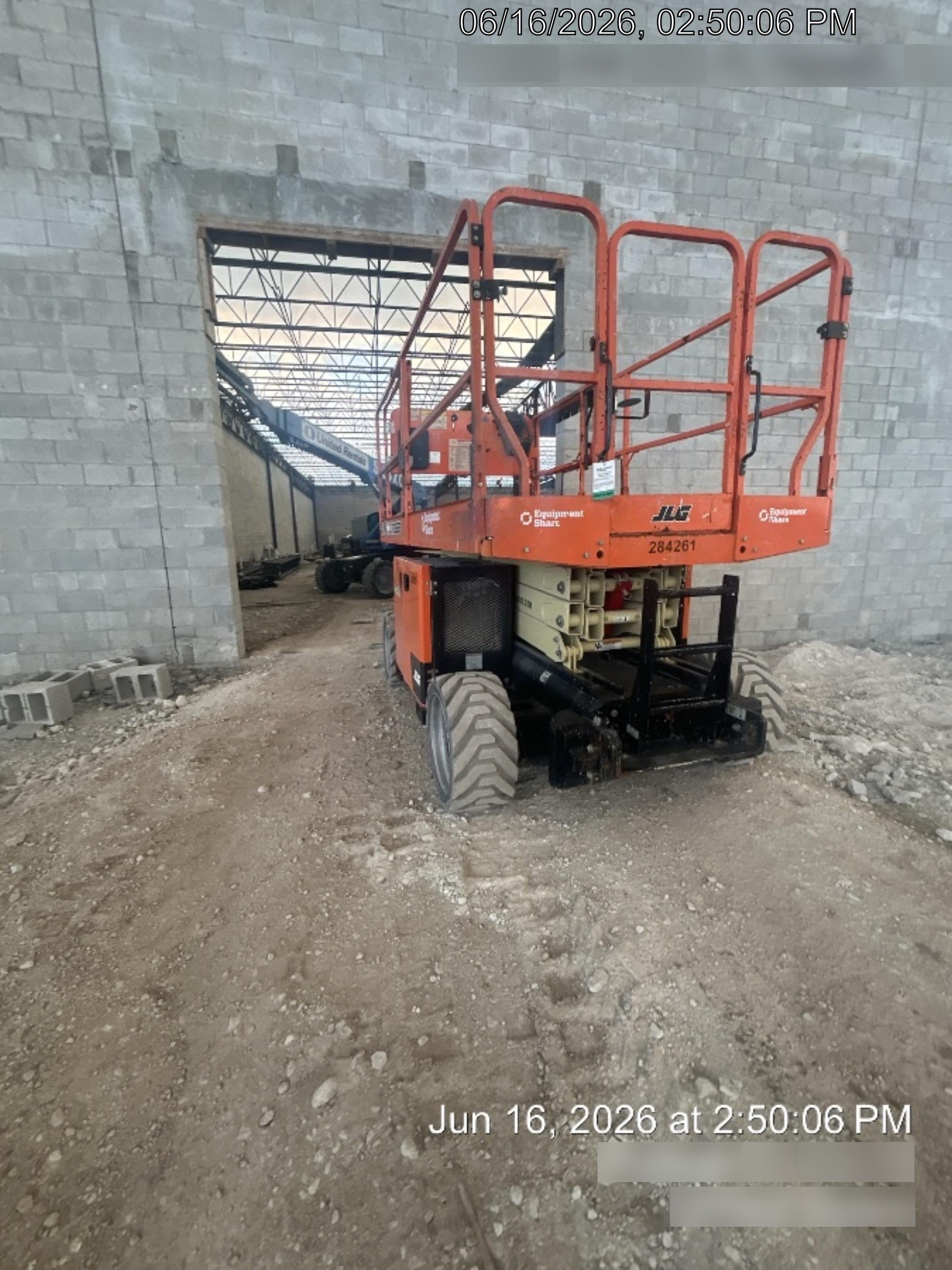 2022 JLG RT2669