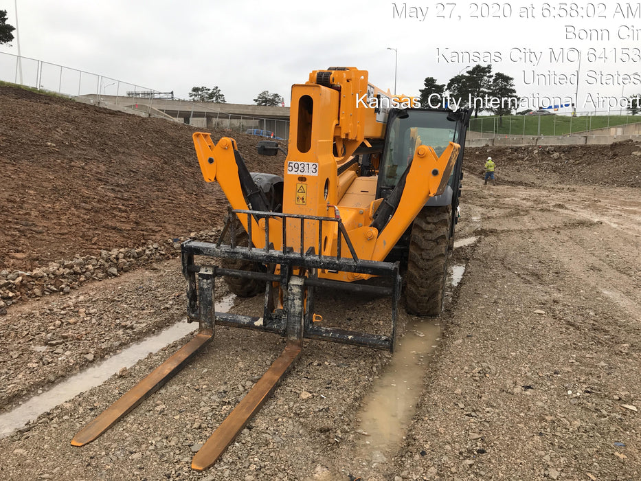 2020 JCB 510-56 Cab/Heat/Air, 74 HP, Solid Tires, STD Worklight, Beacon, Aux Hydraulics, Lifting Eye, Back up Alarm w/66" Carriage/60" Forks
