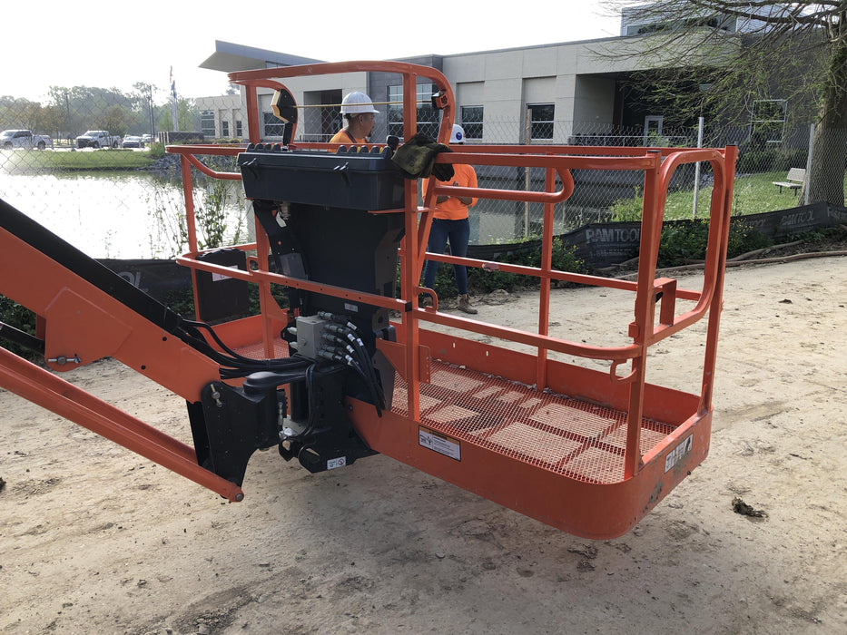2019 JLG 600AJ