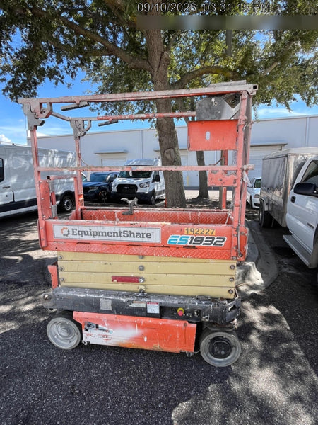 2021 JLG ES1932