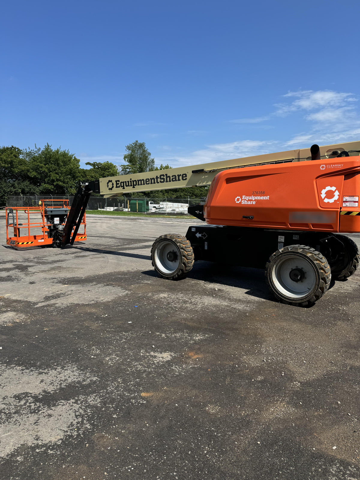 2023 JLG 660SJ