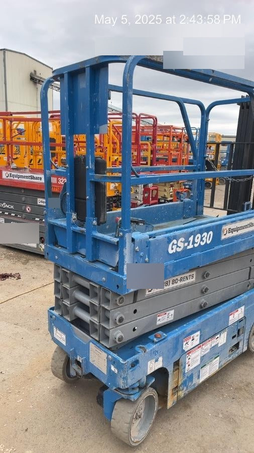 2019 Genie GS-1930 Fixed rails with chain Entry