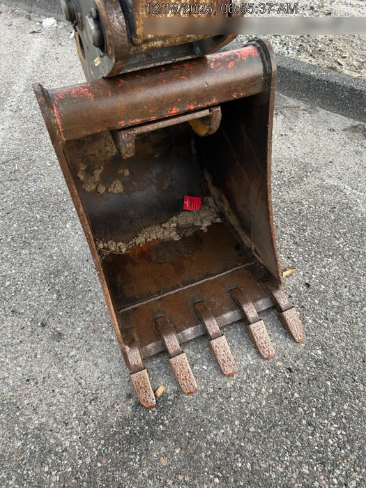 2019 John Deere 410L 4WD, CAB/HVAC, Standard Dipperstick, ISO Controls, Rear Aux Hydraulics, Manual QC w/1.5 Yd Bucket w/Forks, 24" Bucket