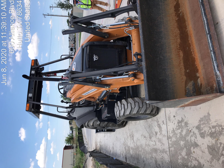 2019 Case 570N EP Canopy, 4WD, GP Front Bucket, Dual Tilt Cylinder, 84" Box Blade w/ Scarifier, Wheel Weights, Beacon