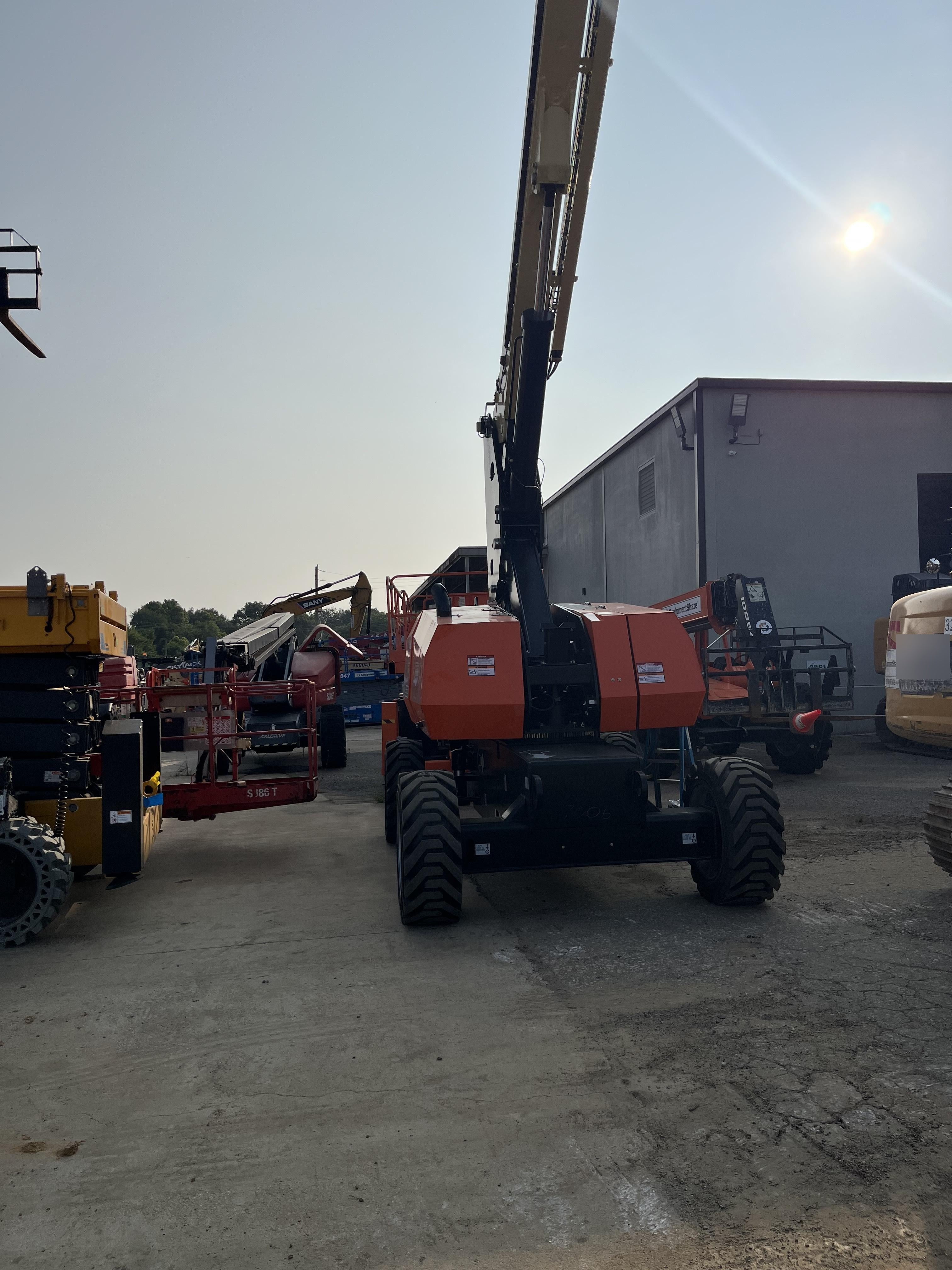 2023 JLG 860SJ