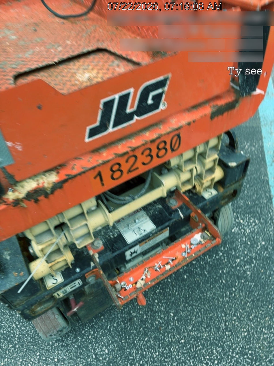 2021 JLG ES1330L