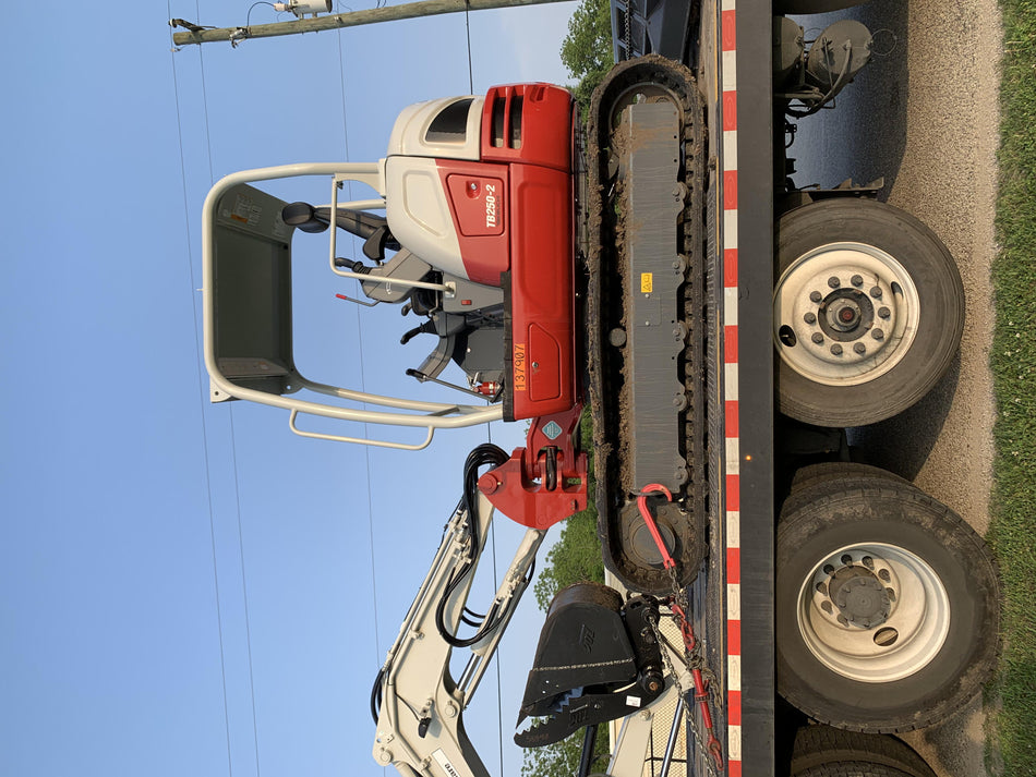 2021 TAKEUCHI TB250-2