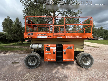 2023 JLG RT4394