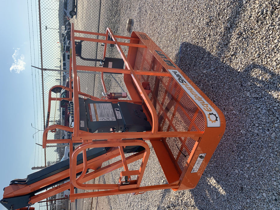 2020 JLG 800AJ