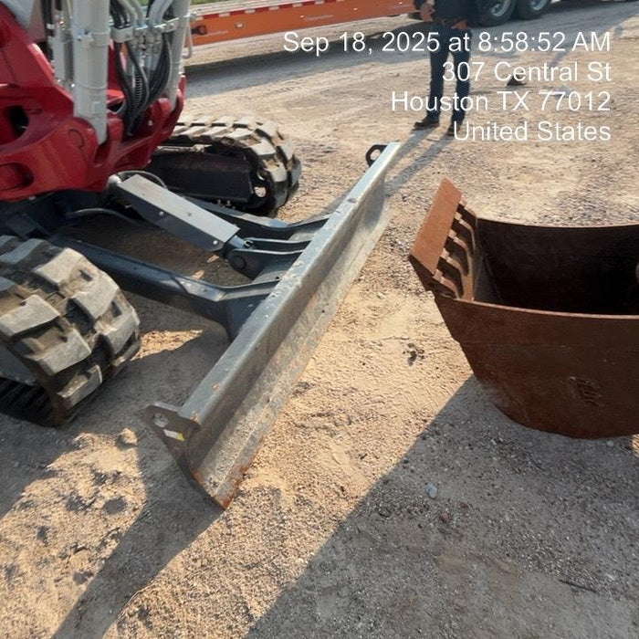 2025 TAKEUCHI 36" Bucket - Takeuchi