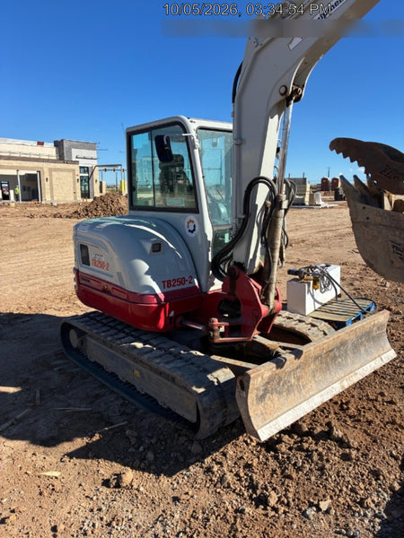 2023 TAKEUCHI TB250-2CR