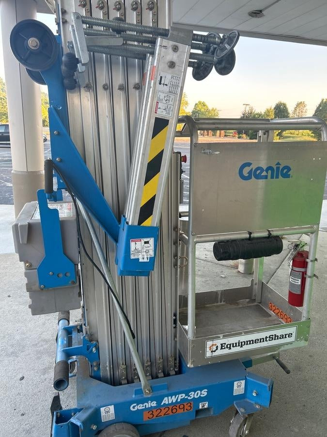 2023 GENIE AWP-30S DC